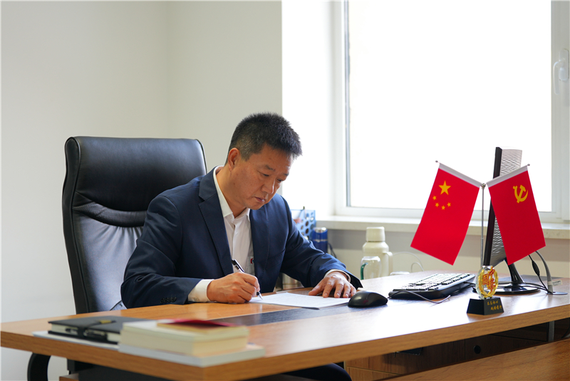 总经理批阅文件